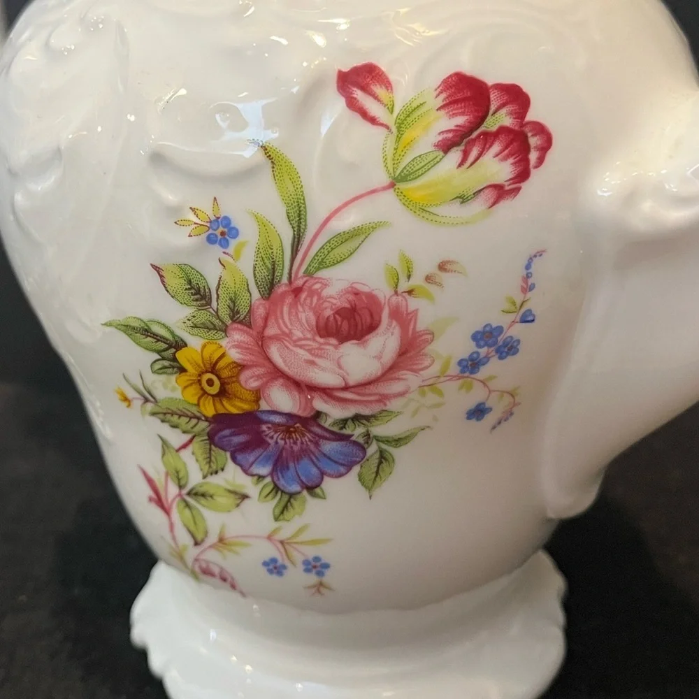 Vintage Royal Kent Floral White Porcelain Teapot Made in Poland 6 cup